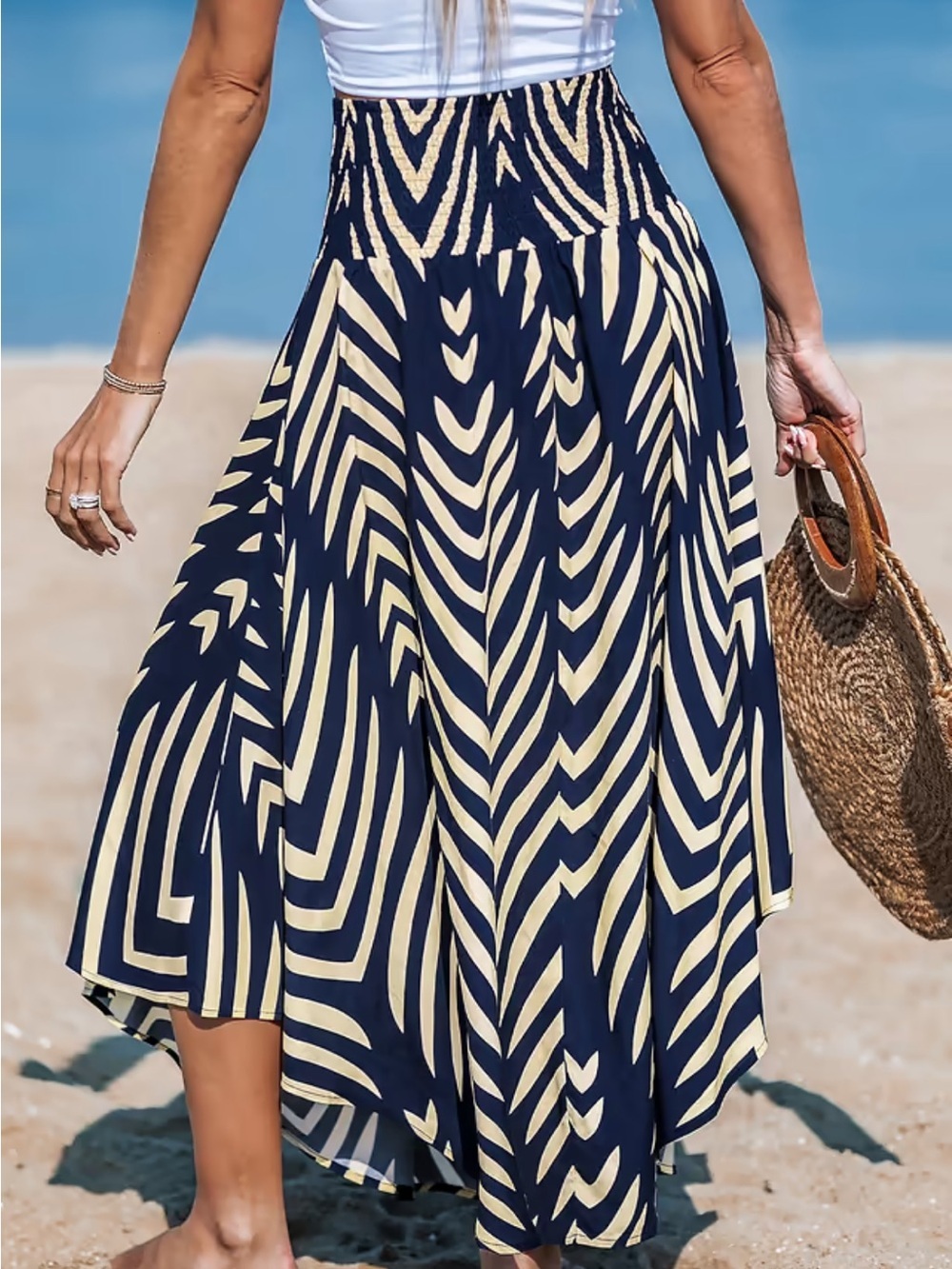 Cupshe Navy Abstract Smocked Waist Midi Skirt MEDIUM NWT - Picture 6 of 7